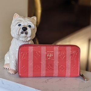 Louis Vuitton pink striped vernis patent leather zippy wallet